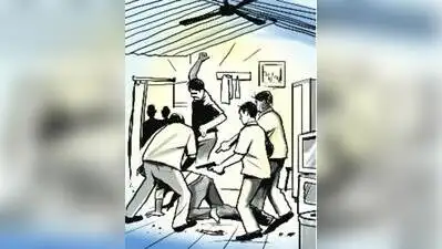 Man found with throat slit in Kaushambi village