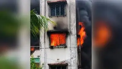 Howrah : A 65-year-old retired schoolteacher was burnt to death and another person suffered 60%