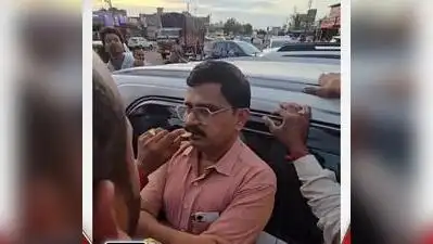 Sambhajinagar food safety officer gheraoed, complainants try to force-feed seized biscuits, FDA