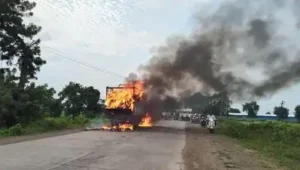 Nashik: A 10-year-old boy was killed after a truck hit him on Jalgaon-Mamurabad road in Jalgaon