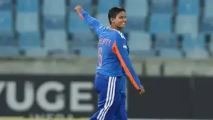 Kranti Gaud and Nandani Sharma removed the openers early, while Shree Charani and Deepti then