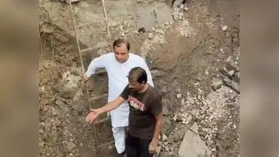 Kanpur: Samajwadi Party MLA Hasan Roomi on Thursday staged a dharna inside an 18-foot-deep pit