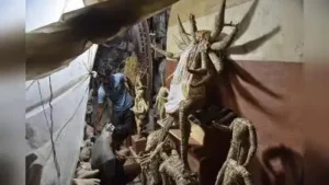Kumartuli Artisans Fight Rain, Clay And Labour Hurdles Ahead Of Pujas
