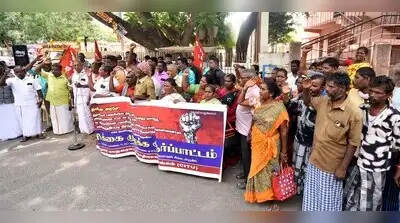Chennsi: More than 50 women working at Amma Unavagam protested at the Greater Chennai
