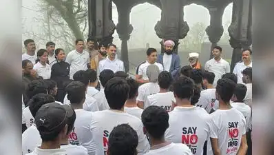 Pune police take minor criminals on police records to Sinhagad Fort