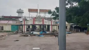 Dismantling of Amravati's old railway station building, which had sparked a row, has been