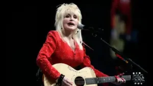 Buckingham Palace paid tribute to American singer Dolly Parton on Wednesday as the Band