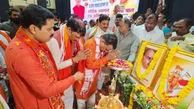 Among those present were BJP state vice-president Neeraj Singh, state general secretary Sanjay
