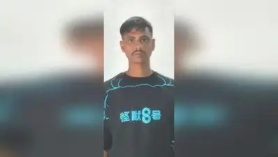 Tausif Shaikh was kicked off a local train compartment by a co-passenger following a row