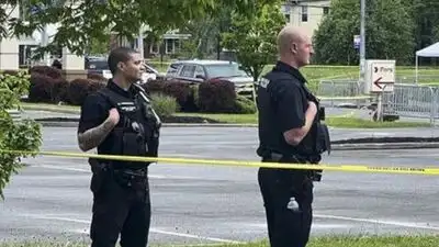Two people, including the suspect, and a police officer were killed, while another officer was