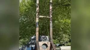 US Capitol Police arrested a 35-year-old California man after finding a guillotine in the bed