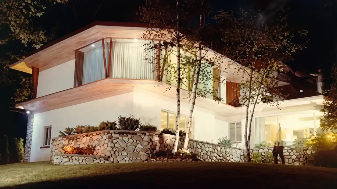 Les Paul's 7-acre New Jersey home, studio and workshop sold for $990,000 in July; weeks later