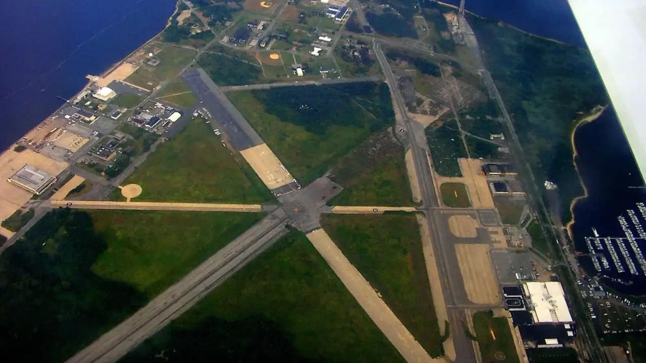 Floyd Bennett Field never became the commercial success city: The wider industry impact