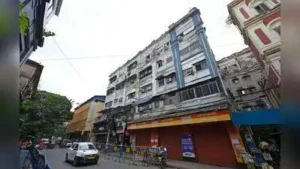 Residents, traders of death bldg 'locked out' for a week