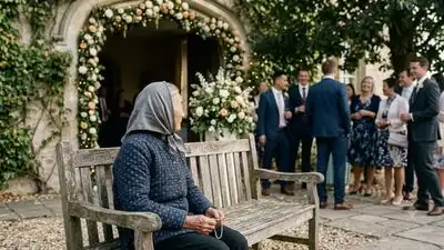 Chinese man didn't invite his mother to his wedding because he was ashamed of her looks; boss fired