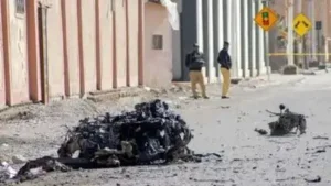 Security official killed by unidentified gunmen; 5 cops injured in separate grenade blast — Pakistan