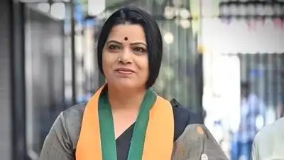 Mayor meets CM, seeks PRO change over social media tender row