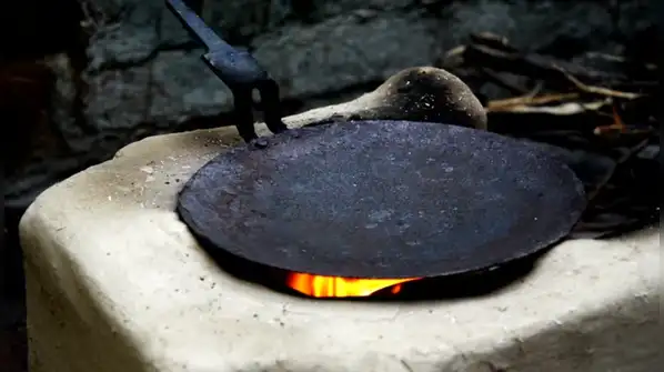 Here we have prepared five easy steps on how one can convert an iron tawa into a non-stick
