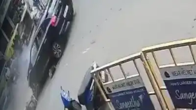 Hair stylist dies as retired techie's speeding car rams his scooter in Bengaluru