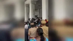 Sanitation workers barge into Ripon building on Tuesday evening (Tarika Story)