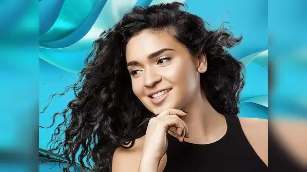 A practical guide to 3 simple tips to turn frizzy hair into gorgeous curls