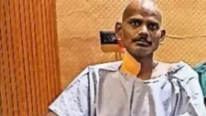 He was rushed to Fortis Hospital, Kalyan, where scans showed that the rod had pierced his small