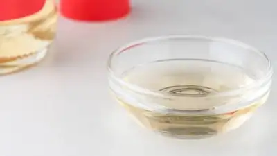 What this simple DIY can actually do — Place a bowl of vinegar in a smelly room