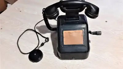 How America's last hand-cranked telephone system finally went silent — In 1990, 17 Idaho homes made