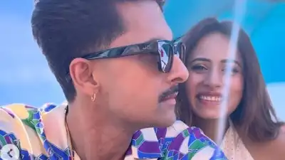 Ramayana' star Ravie Dubey is giving fans a glimpse into his time off, sharing a series