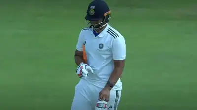 Sudip Gharami continued his excellent form from last domestic season, scoring a stylish 146