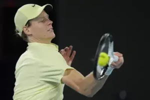 Shelton had chances to break the Sinner serve in the second and fourth games of the third sets