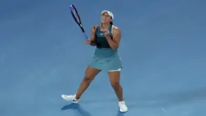 Madison Keys surprises Iga Swiatek to set up Australian Open final against Aryna Sabalenka