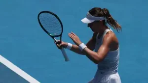 Paula Badosa surprises Coco Gauff to enter Australian Open semis