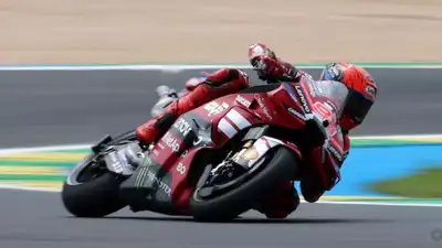 With several riders already crashing in qualifying and the track still proving unpredictable