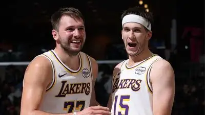 Wild Lakers fan leaves Luka Doncic and Austin Reaves speechless after diving into river