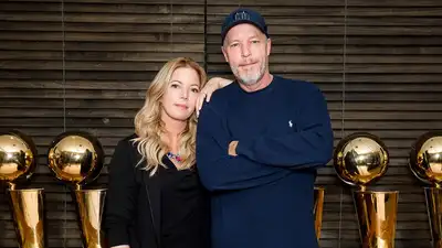 Los Angeles Lakers' ownership war escalates as Jeanie Buss' siblings unite behind decision to sell