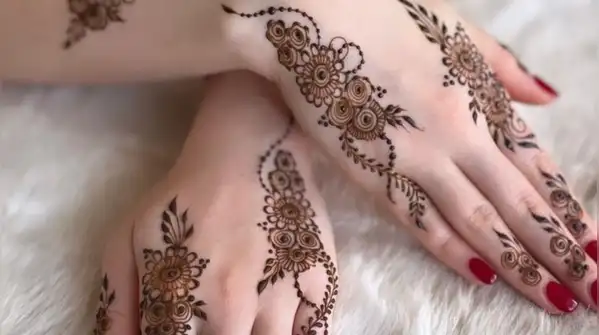 Depending on one’s preference, one may choose anything from traditional jaali mehendi designs