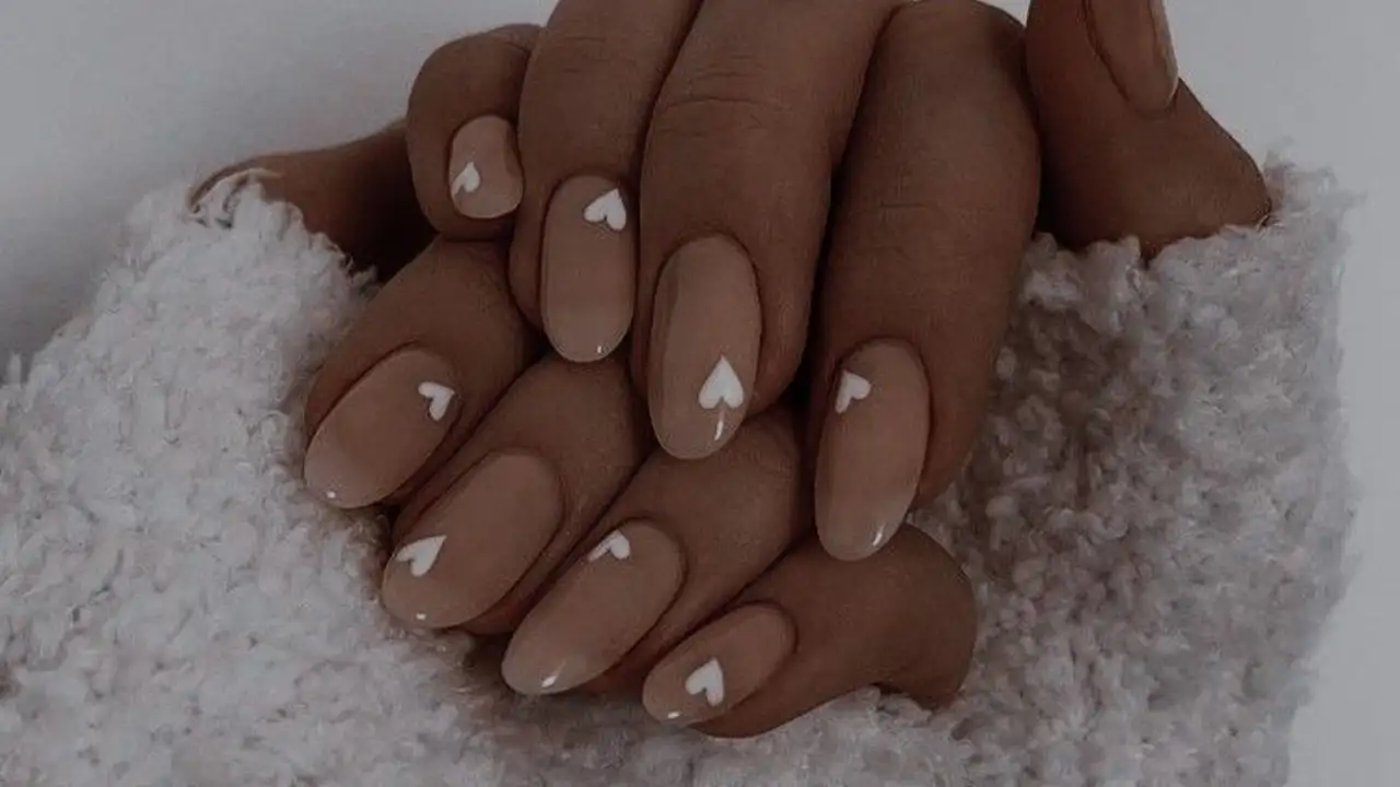 Texture Over Shine What separates an Oatmeal nail from a standard beige is the texture