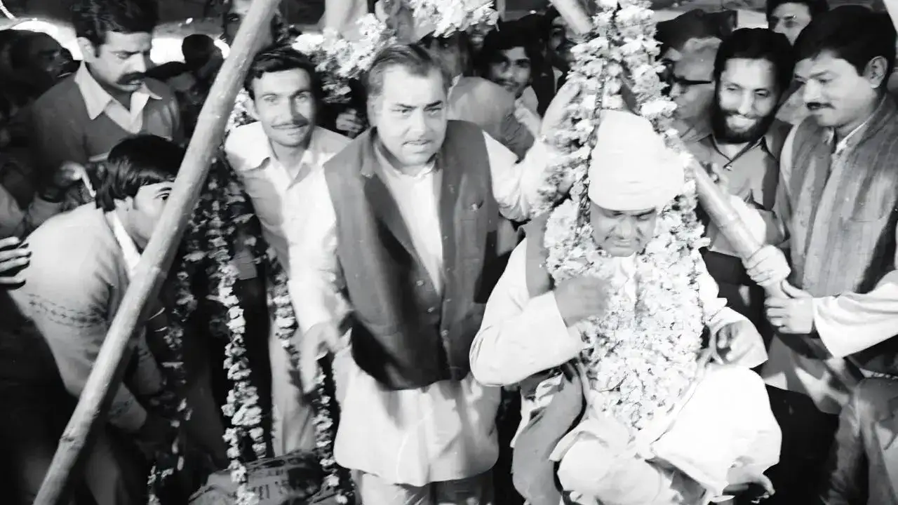 Vijay Goel's book on Atal Bihari Vajpayee is a heartfelt tribute (Image Credit: Vijay Goel)