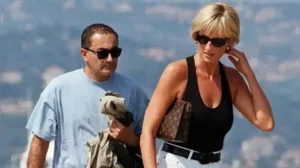One of the most intriguing pieces to belong to Princess Diana has to be the gold and diamond
