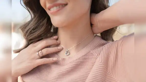 They're the ones that make your sister think, “He actually knows me.” And jewellery works