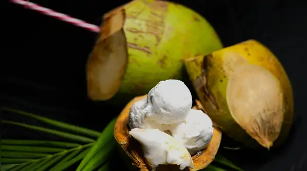 A practical guide to remove coconut flesh from the shell easily: 5 simple tricks without wasting
