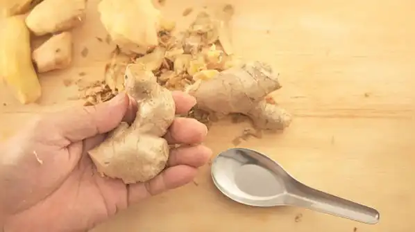 If you can relate to this, here we have listed 4 smart tricks that can be used to peel ginger