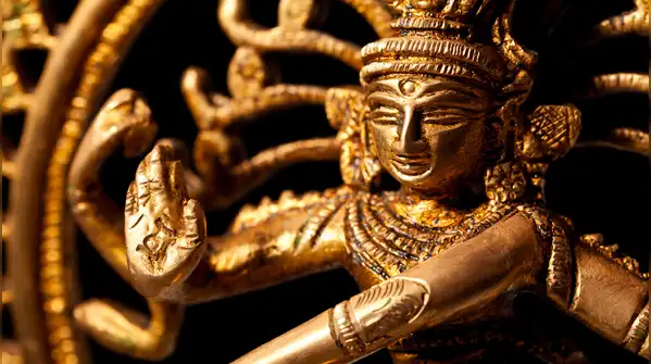 But when it comes to choosing and placing idols, Hindu traditions and Vastu Shastra offer