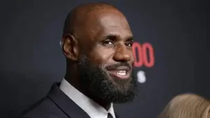 How LeBron James turned one simple wave into a tearful, unforgettable moment for a young Lakers
