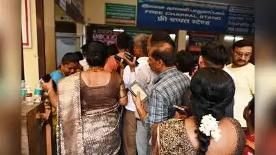 Crowds struggle with poor signage, cellphone ban at Meenakshi temple