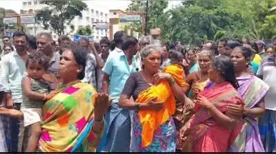 Salem: A tribal woman died at the Attur govt Hospital on Thursday, after her health