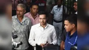 Abhishek questioned by cops for 5.5 hrs over billboard showdown at Camac St office