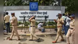 Ex-IIT Delhi director supports Professor Doolla, suggests 5-year BTech programme