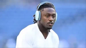 Brown is expected to miss at least 6 weeks for the New England Patriots